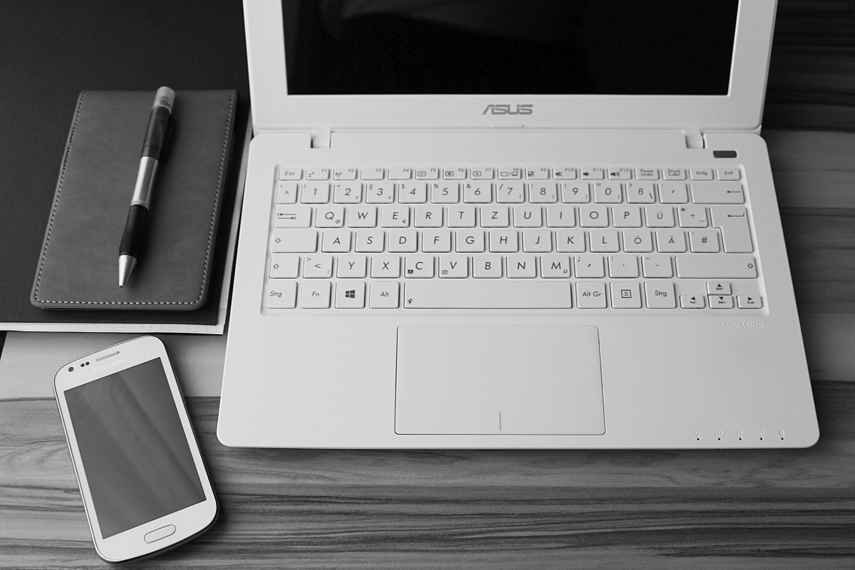 Monochrome workspace